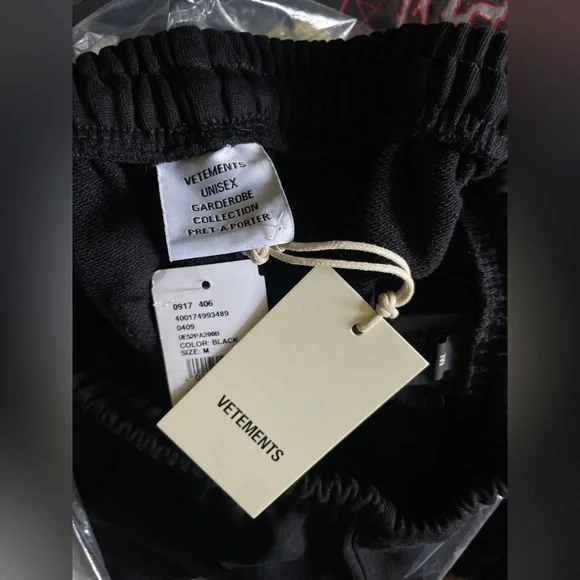 NEW Medium VETEMENTS BLACK graphic metal patch sweatpants joggers
